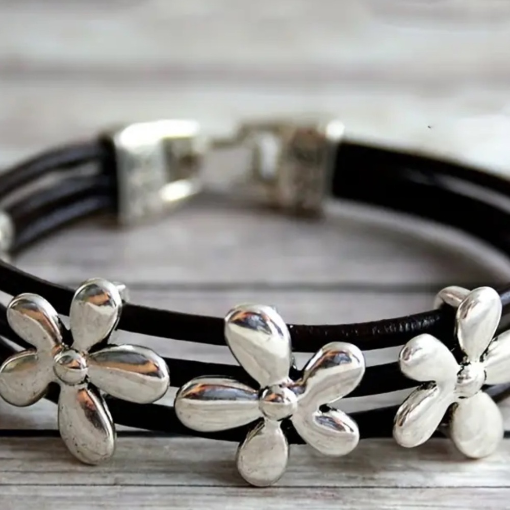 Silver Floral Women's Bracelet